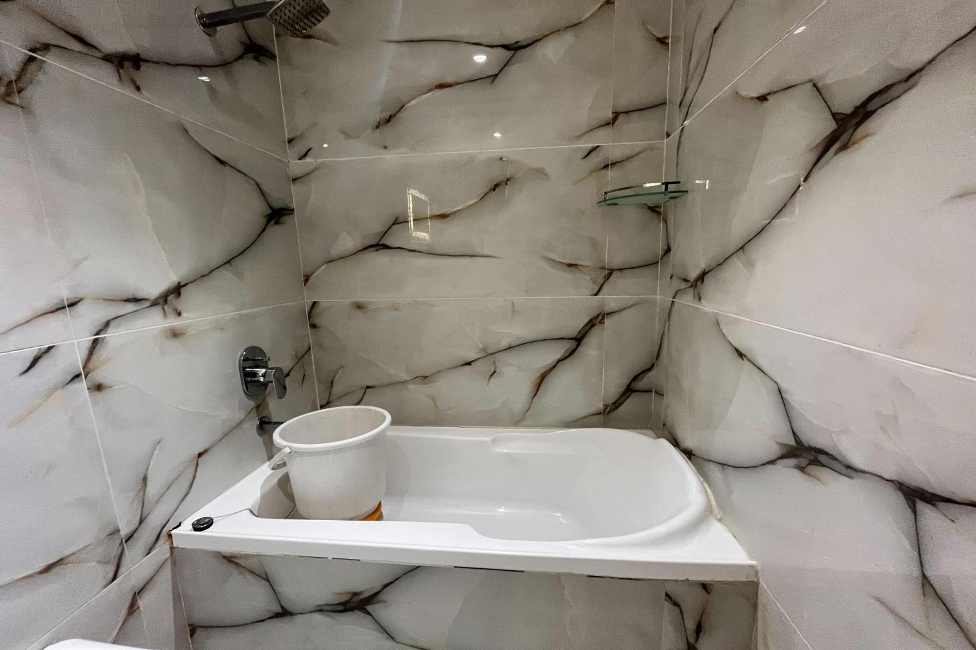 Hotel Shailly Inn 阿穆达巴 外观 照片