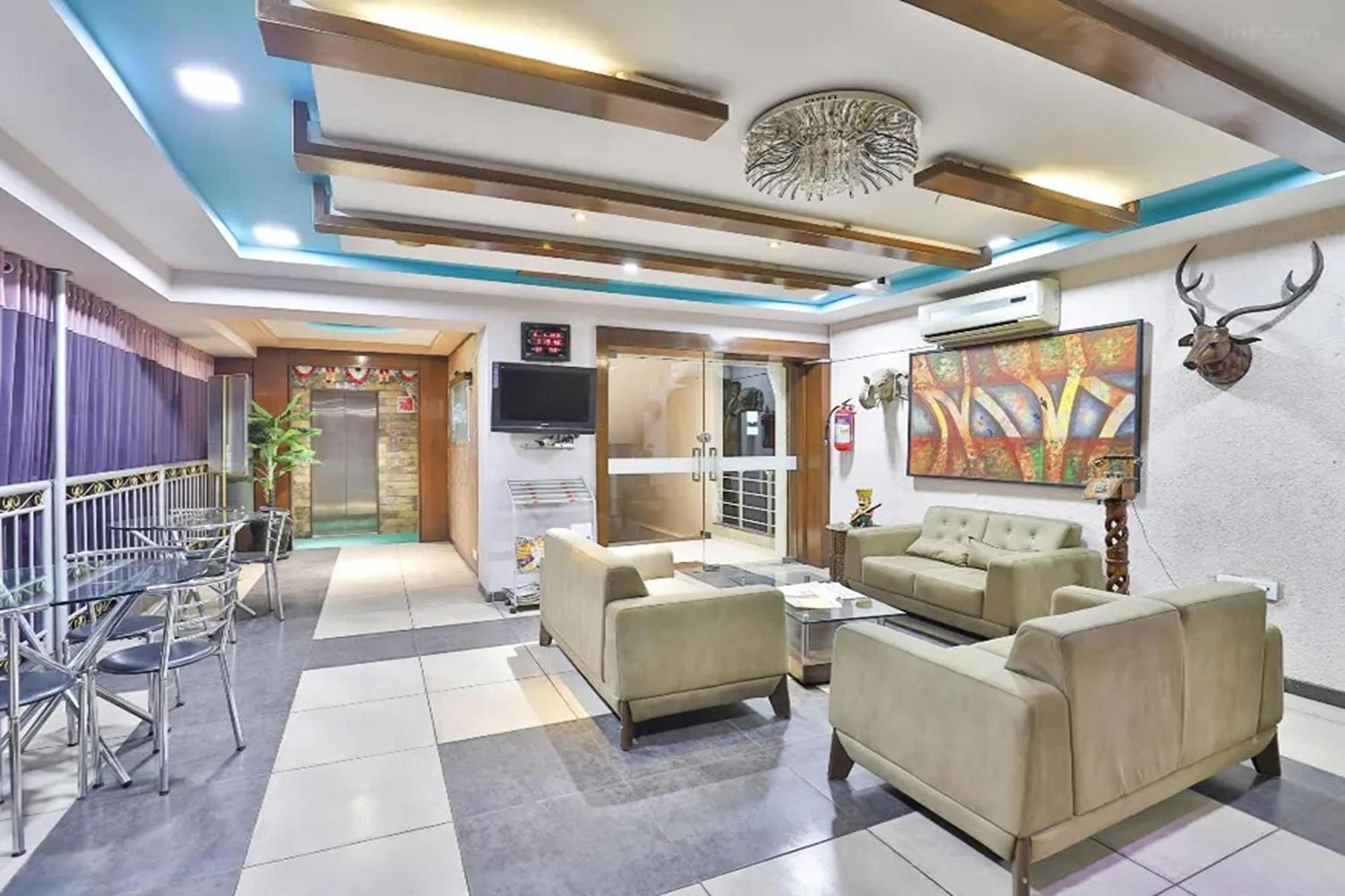 Hotel Shailly Inn 阿穆达巴 外观 照片