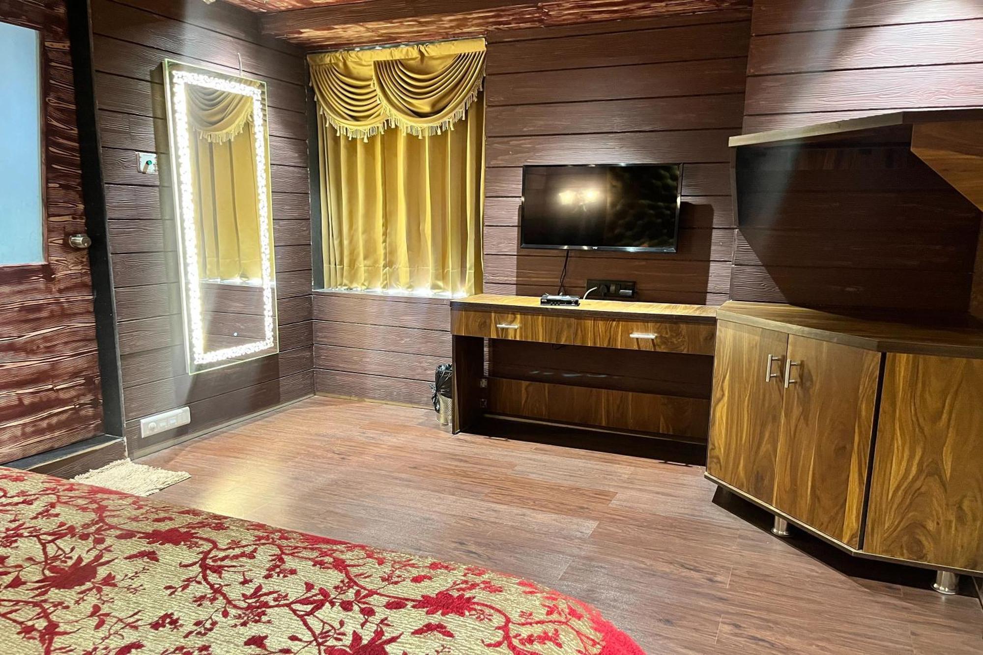 Hotel Shailly Inn 阿穆达巴 外观 照片